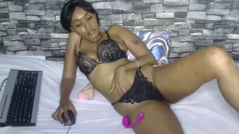 Snapshot of frianebony chatting on November 7, 2025, 1:27 am Frian online show from November 7, 2025, 1:27 am