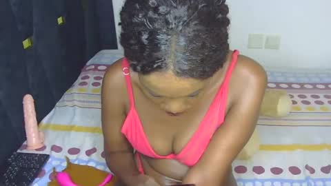 Snapshot of frianmak chatting on February 12, 2025, 7:44 am Frian online show from February 12, 2025, 7:44 am