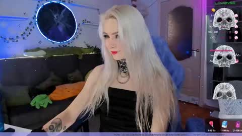 Frida A boost to fortune for the one who gives a thumbs up and a bonus lucky for those who support me by joining the fanclub online show from October 10, 2025, 1:04 am