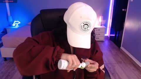 Snapshot of frida_lassi_ chatting on January 27, 2025, 12:05 pm frida_lassi_ online show from January 27, 2025, 12:05 pm