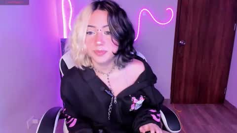 Snapshot of frida_lassi_ chatting on November 9, 2025, 10:08 pm frida_lassi_ online show from November 9, 2025, 10:08 pm