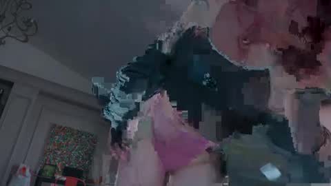 Snapshot of friend_zone_ chatting on November 14, 2025, 9:19 am friend_zone_ online show from November 14, 2025, 9:19 am