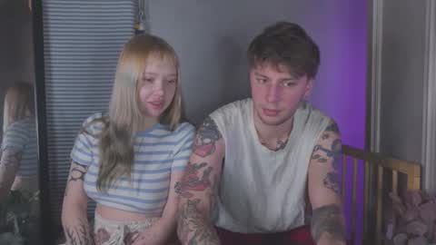 Snapshot of friend_zone_ chatting on January 6, 2026, 4:54 pm friend_zone_ online show from January 6, 2026, 4:54 pm