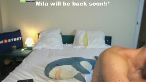 Snapshot of friendsurdreams chatting on December 22, 2024, 5:53 pm friendsurdreams online show from December 22, 2024, 5:53 pm