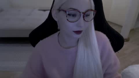 Snapshot of fromsun_forsoul chatting on April 16, 2026, 7:31 am Lilith online show from April 16, 2026, 7:31 am