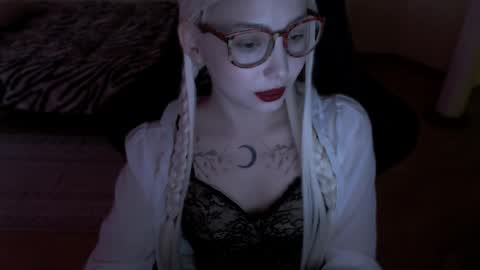 Snapshot of fromsun_forsoul chatting on May 13, 2026, 8:23 am Lilith online show from May 13, 2026, 8:23 am