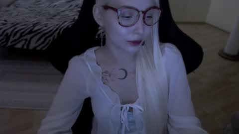 Snapshot of fromsun_forsoul chatting on May 14, 2026, 12:12 pm Lilith online show from May 14, 2026, 12:12 pm