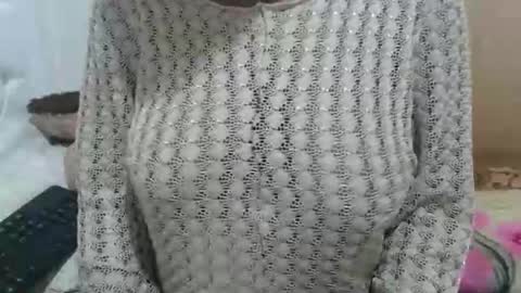 Snapshot of fruity28 chatting on October 25, 2025, 9:28 am fruity28 online show from October 25, 2025, 9:28 am
