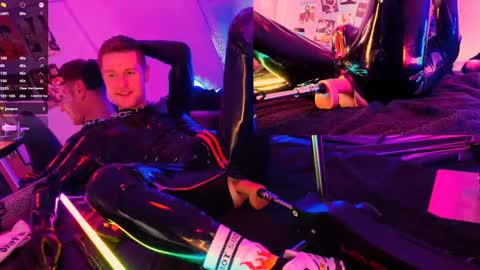 Snapshot of fuc71 chatting on December 30, 2024, 7:32 pm fuc71 online show from December 30, 2024, 7:32 pm