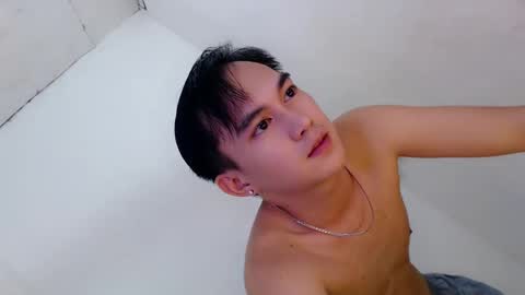 Snapshot of fuckboy_zachxx chatting on March 11, 2025, 10:29 am online show from March 11, 2025, 10:29 am