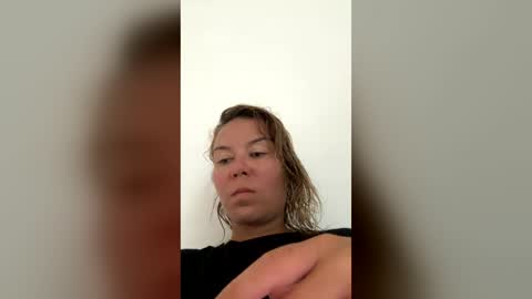 Snapshot of fuckhard4you chatting on August 3, 2026, 4:33 am La online show from August 3, 2026, 4:33 am