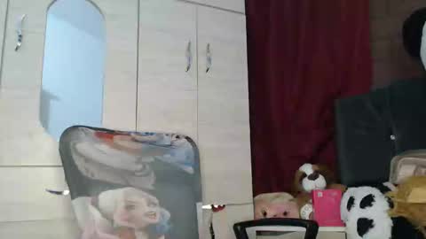 Mia and Gary  online show from March 7, 2026, 1:24 am