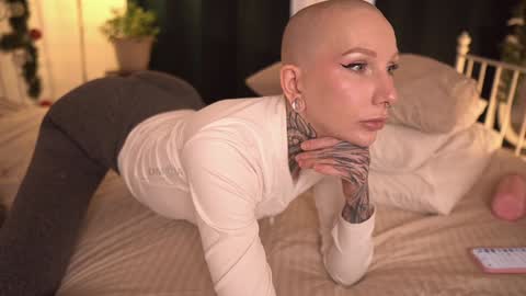 Snapshot of fuckingtoy_ chatting on January 25, 2025, 11:13 am Eva         all my links   online show from January 25, 2025, 11:13 am