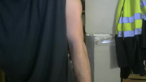 Snapshot of fuerte440 chatting on October 20, 2025, 9:10 am fuerte440 online show from October 20, 2025, 9:10 am