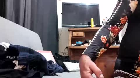 Snapshot of full4cefull chatting on December 4, 2024, 1:31 pm Pizzaz online show from December 4, 2024, 1:31 pm