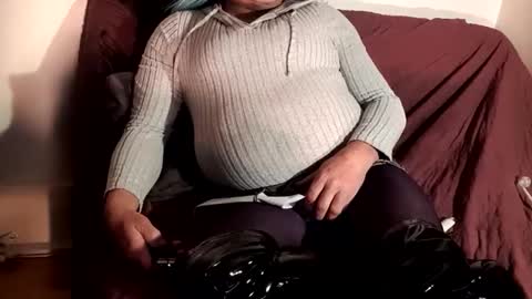 Snapshot of full4cefull chatting on October 10, 2025, 3:22 pm Pizzaz online show from October 10, 2025, 3:22 pm