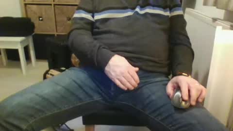 Snapshot of fullballs11 chatting on January 22, 2025, 4:12 pm fullballs11 online show from January 22, 2025, 4:12 pm