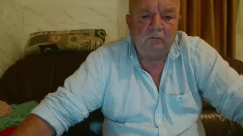 fullballs6 online show from November 5, 2025, 3:06 am