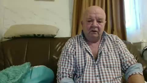 fullballs6 online show from March 3, 2026, 4:51 am