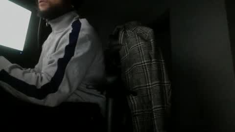 Snapshot of fundreams100 chatting on December 5, 2024, 11:18 pm FunDreams online show from December 5, 2024, 11:18 pm