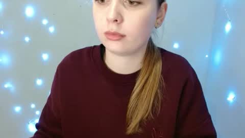 Snapshot of funemma000 chatting on December 16, 2025, 8:41 am Emma online show from December 16, 2025, 8:41 am