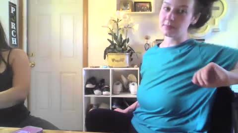 Snapshot of funflirt97 chatting on September 19, 2025, 2:51 pm Linnys Palace online show from September 19, 2025, 2:51 pm