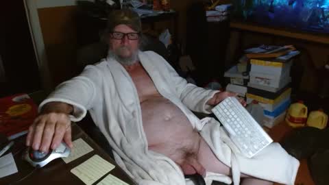 Snapshot of funmike2000 chatting on December 5, 2024, 1:58 am mike online show from December 5, 2024, 1:58 am