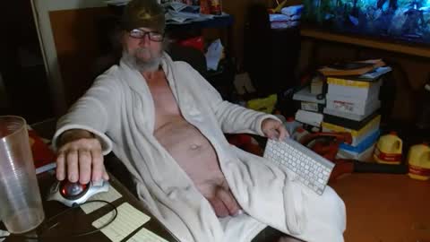 Snapshot of funmike2000 chatting on December 22, 2024, 1:00 pm mike online show from December 22, 2024, 1:00 pm