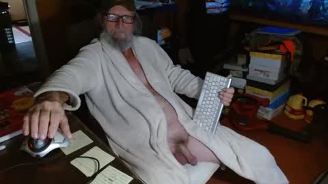 Snapshot of funmike2000 chatting on January 16, 2025, 3:24 pm mike online show from January 16, 2025, 3:24 pm