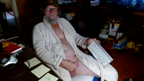 Snapshot of funmike2000 chatting on January 21, 2025, 4:48 pm mike online show from January 21, 2025, 4:48 pm
