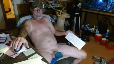 Snapshot of funmike2000 chatting on November 2, 2025, 2:14 am mike online show from November 2, 2025, 2:14 am