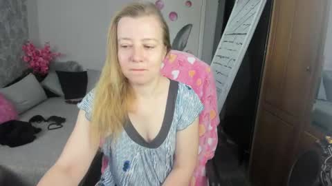 Snapshot of funny_bunny4 chatting on December 21, 2024, 9:01 am funny_bunny4 online show from December 21, 2024, 9:01 am