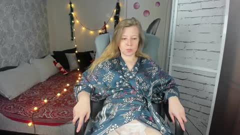 Snapshot of funny_bunny4 chatting on January 11, 2025, 8:10 pm funny_bunny4 online show from January 11, 2025, 8:10 pm