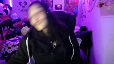 Snapshot of funny_weed_money chatting on March 8, 2025, 4:56 am Linda Cataleya- mackenzie girls online show from March 8, 2025, 4:56 am