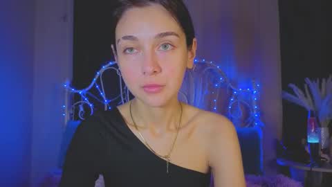 Tiffany online show from September 17, 2025, 11:28 pm