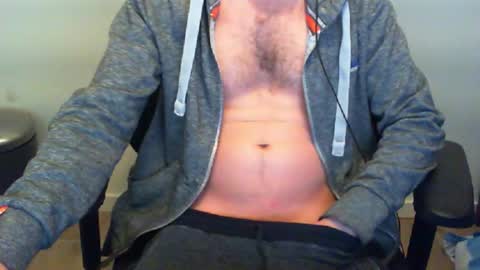 Snapshot of funnyeucouple chatting on April 19, 2026, 10:34 pm YWhiteNiceMan online show from April 19, 2026, 10:34 pm
