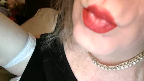 Jessie Love online show from December 20, 2025, 11:50 am