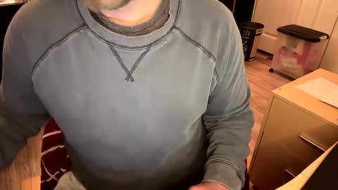 Snapshot of furryhugs69 chatting on December 10, 2024, 1:22 pm Erich online show from December 10, 2024, 1:22 pm