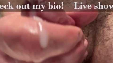 Snapshot of furryhugs69 chatting on January 3, 2025, 1:36 pm Erich online show from January 3, 2025, 1:36 pm