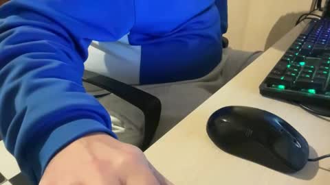 Snapshot of fuzitzu2 chatting on February 11, 2025, 10:15 am fuzitzu2 online show from February 11, 2025, 10:15 am