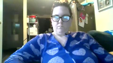 Snapshot of fuzzypeaches87 chatting on March 31, 2026, 4:24 am fuzzypeaches87 online show from March 31, 2026, 4:24 am