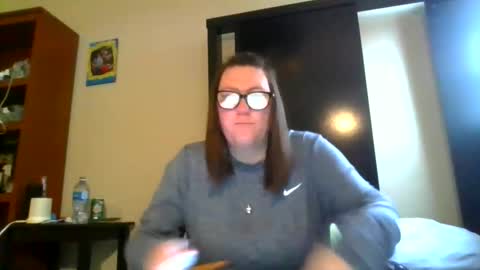 Snapshot of fuzzypeaches87 chatting on April 1, 2026, 2:25 pm fuzzypeaches87 online show from April 1, 2026, 2:25 pm
