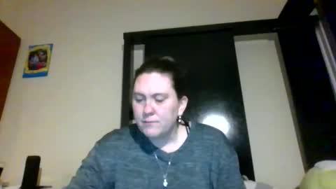 Snapshot of fuzzypeaches87 chatting on April 5, 2026, 2:20 am fuzzypeaches87 online show from April 5, 2026, 2:20 am