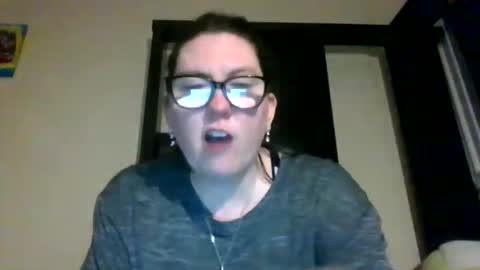 Snapshot of fuzzypeaches87 chatting on April 6, 2026, 4:10 am fuzzypeaches87 online show from April 6, 2026, 4:10 am