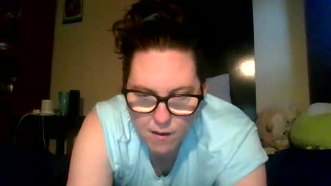 Snapshot of fuzzypeaches87 chatting on April 7, 2026, 11:48 pm fuzzypeaches87 online show from April 7, 2026, 11:48 pm