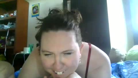 Snapshot of fuzzypeaches87 chatting on April 8, 2026, 1:55 pm fuzzypeaches87 online show from April 8, 2026, 1:55 pm