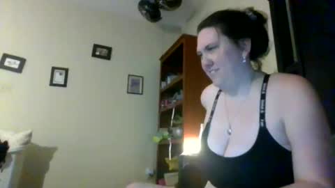 Snapshot of fuzzypeaches87 chatting on April 11, 2026, 7:56 am fuzzypeaches87 online show from April 11, 2026, 7:56 am