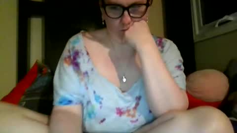 Snapshot of fuzzypeaches87 chatting on April 12, 2026, 8:08 am fuzzypeaches87 online show from April 12, 2026, 8:08 am