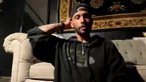 Snapshot of fvvkboyy chatting on February 7, 2025, 10:50 am fvvkboyy online show from February 7, 2025, 10:50 am