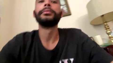 Snapshot of fvvkboyy chatting on February 22, 2025, 9:37 pm fvvkboyy online show from February 22, 2025, 9:37 pm